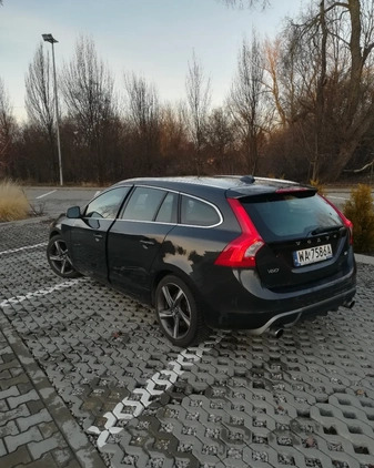 Volvo V60 cena 78900 przebieg: 117300, rok produkcji 2015 z Warszawa małe 529